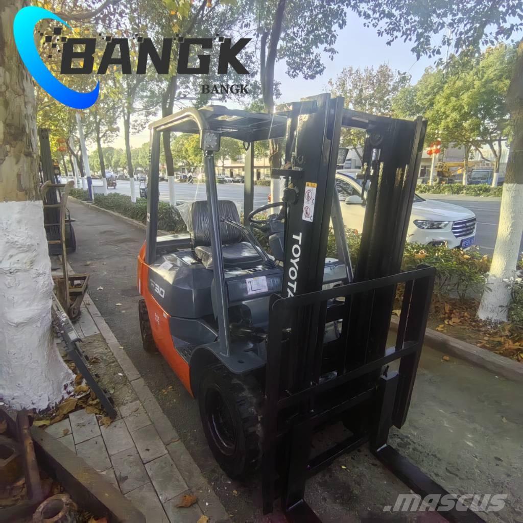 Toyota 8 F 30 Chariots diesel