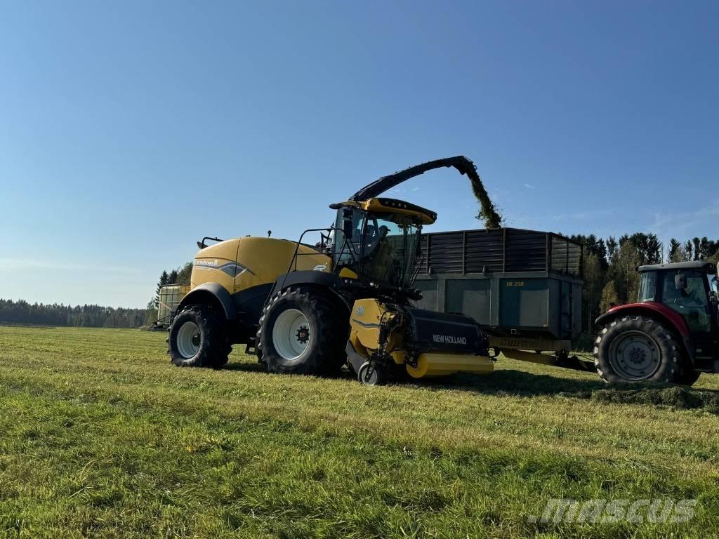 New Holland FR 550 Ensileuse automotrice