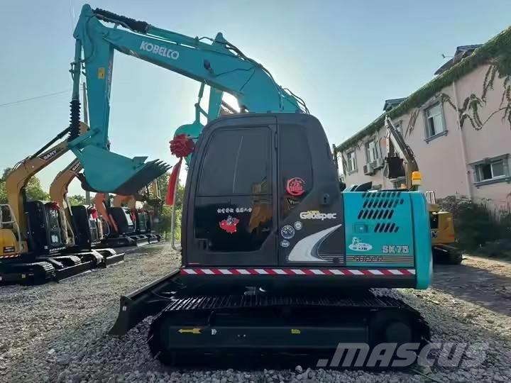 Kobelco SK 75 Pelle sur chenilles