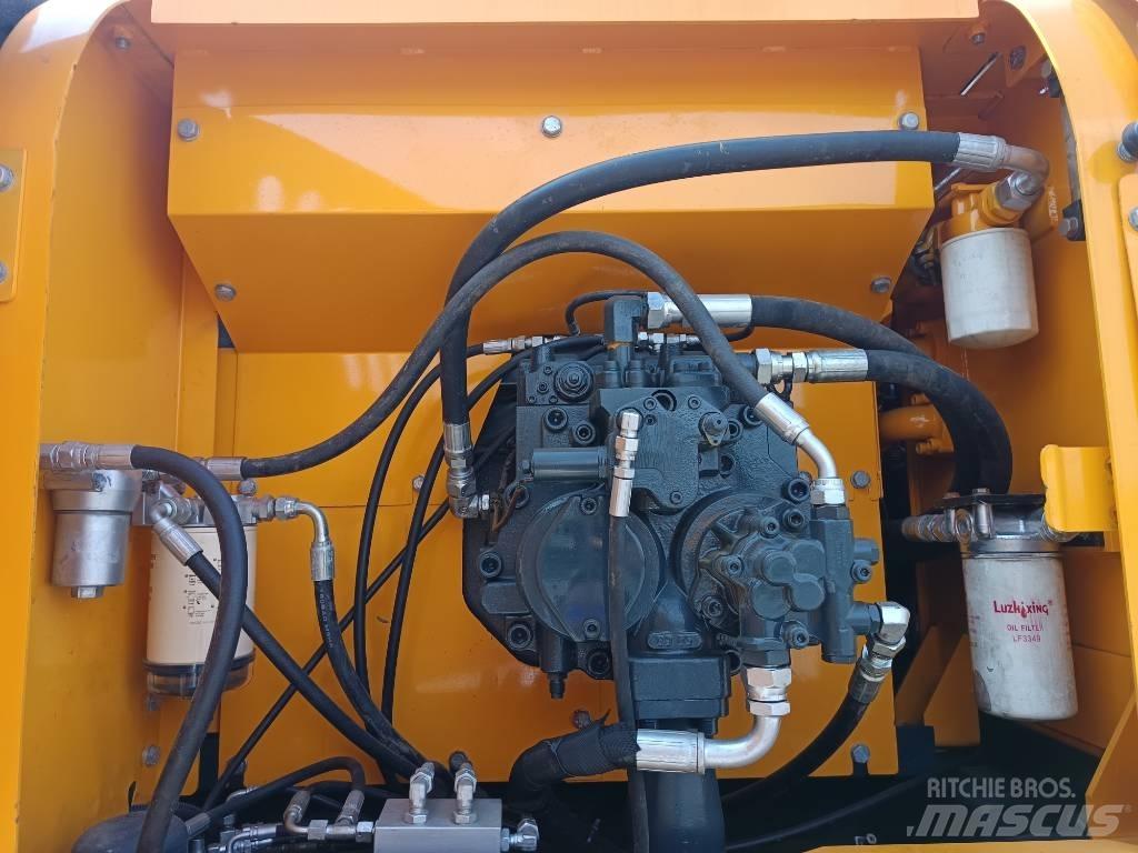 Hyundai R210W Pelle sur pneus