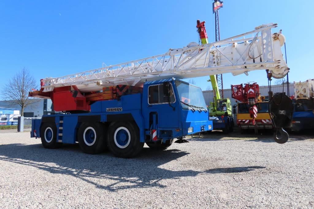 Liebherr LTM 1050-1 Grues tout terrain