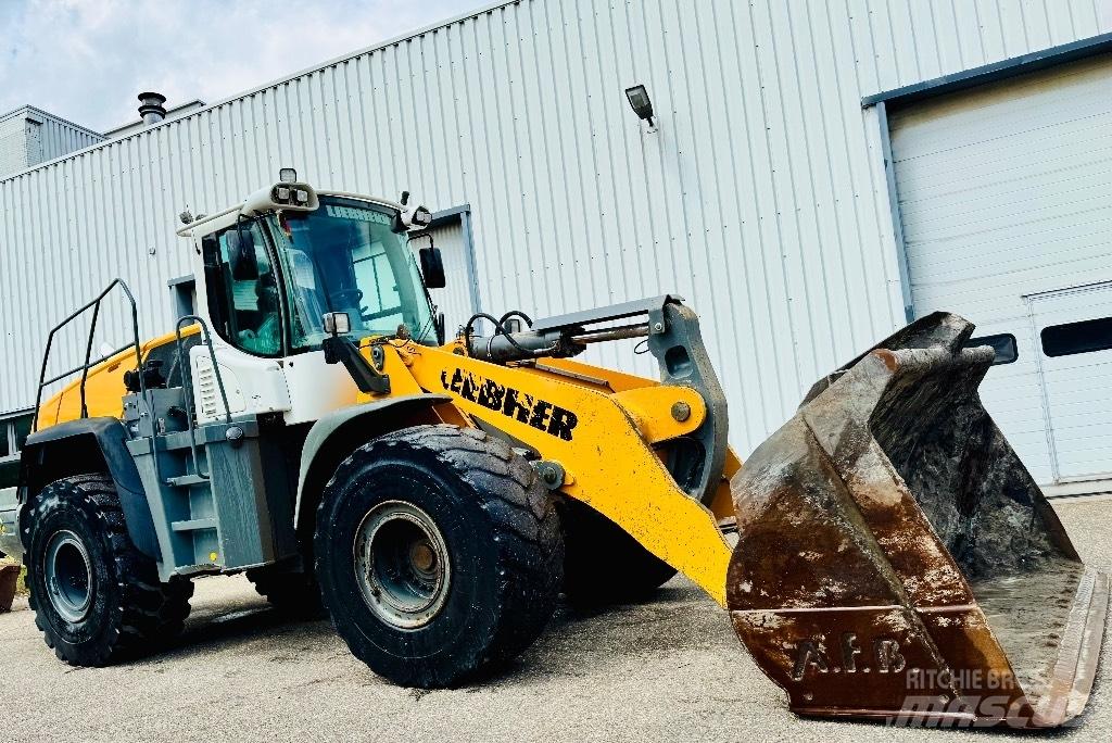 Liebherr L 566 Chargeuse sur pneus
