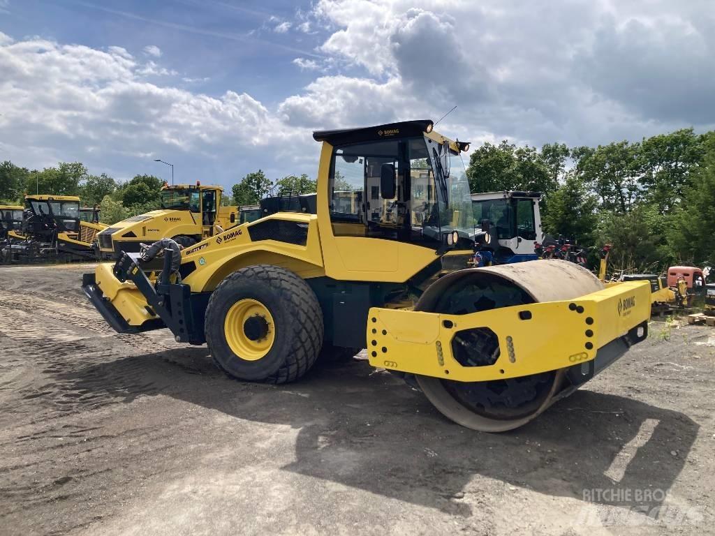 Bomag BW 213 DH-5 Rouleaux monocylindre