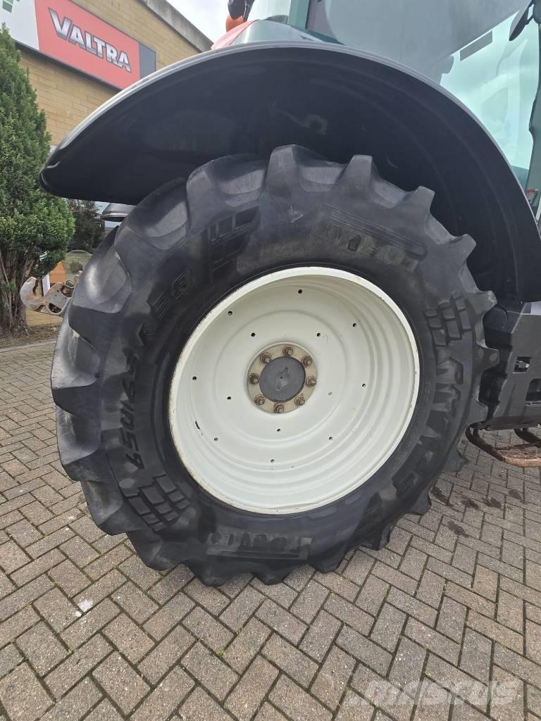Valtra T 174 Tracteur