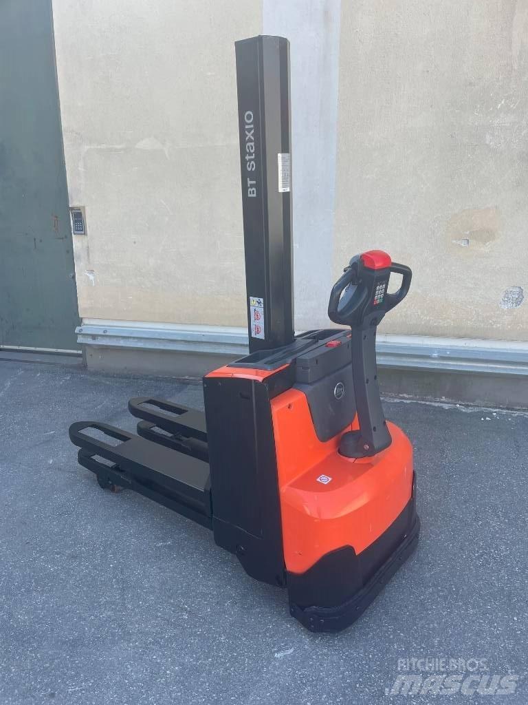 BT SWE080L Gerbeur accompagnant