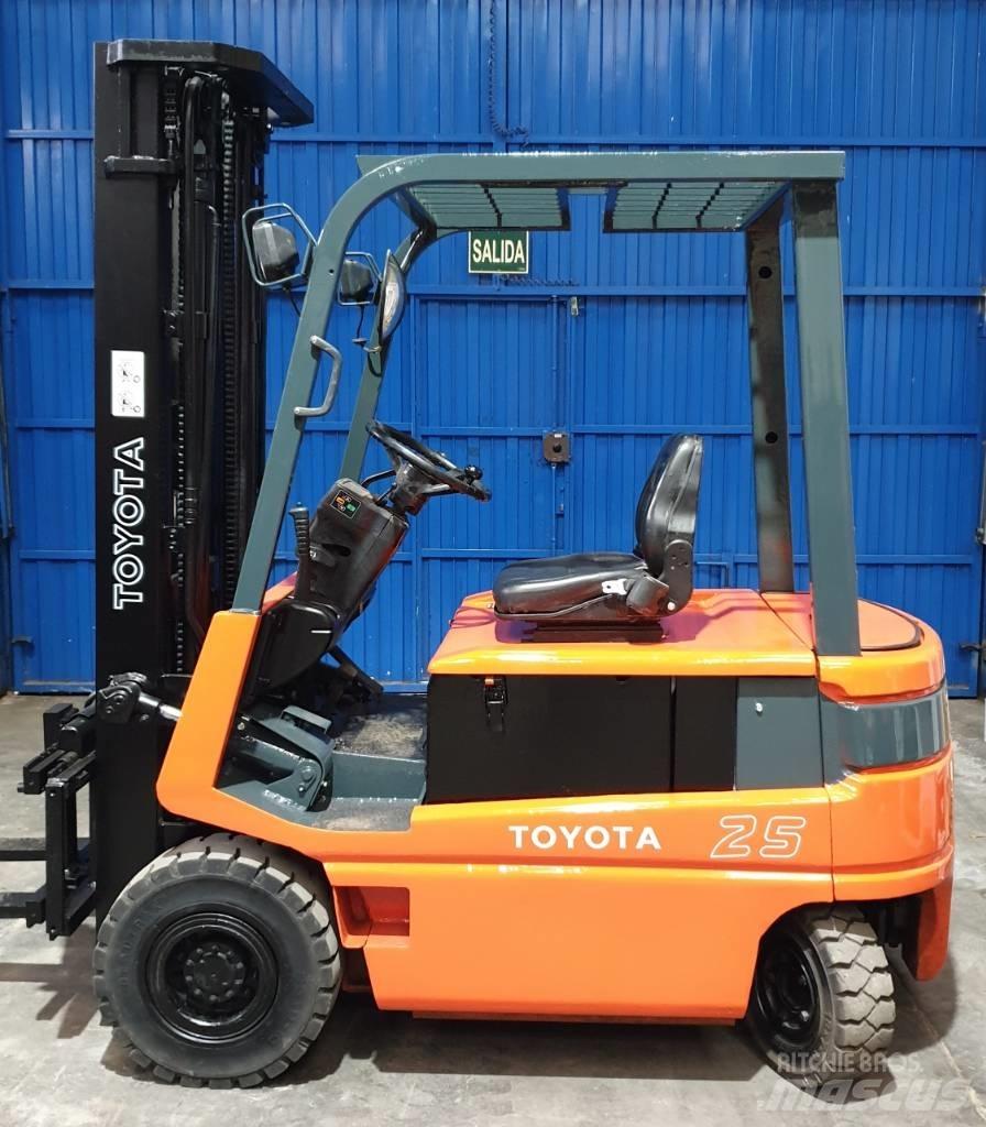Toyota FBM 25 Chariots élévateurs électriques