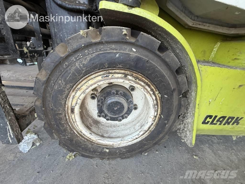 Clark CEM 25 Chariots diesel