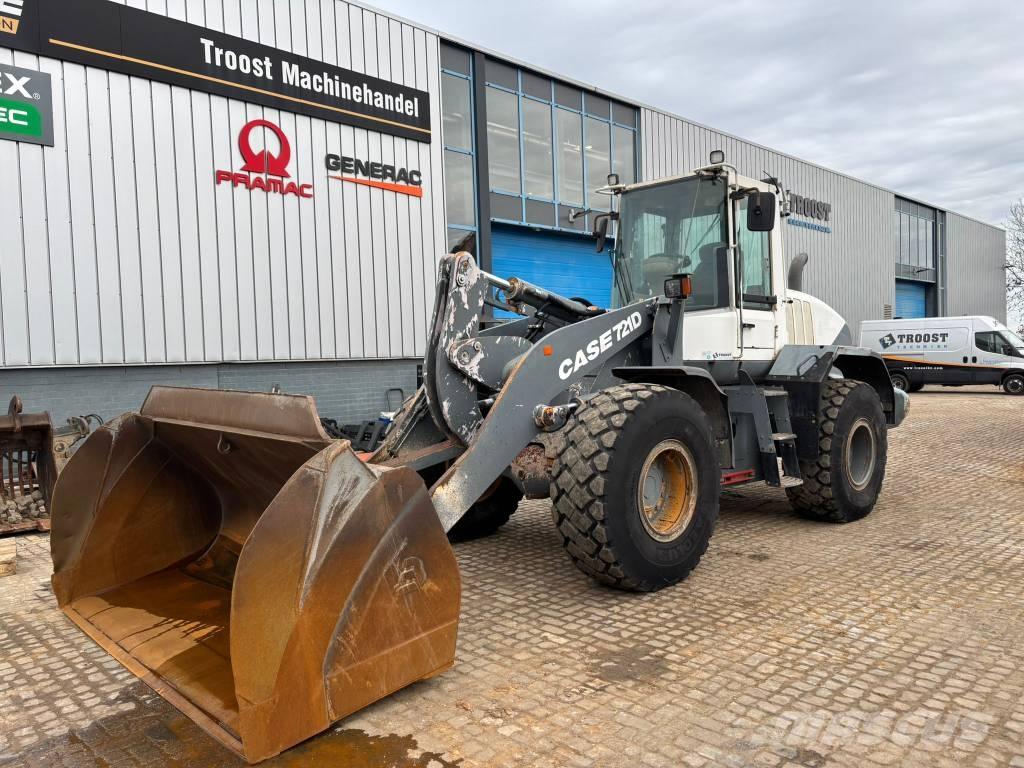 CASE 721 D Chargeuse sur pneus