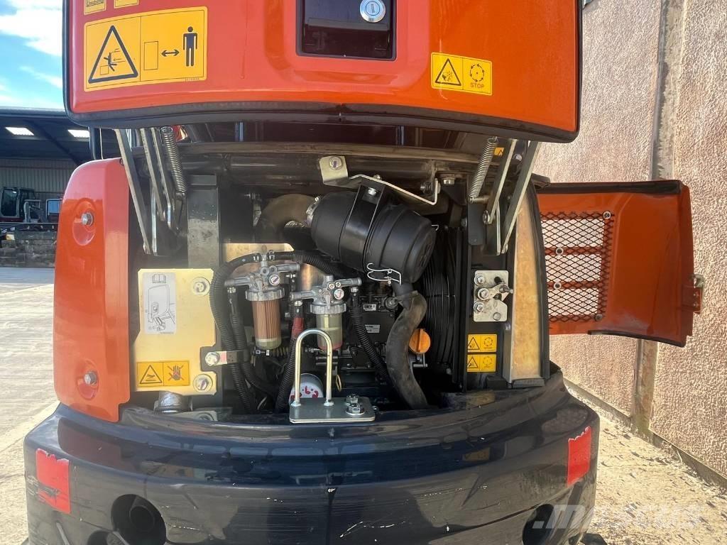 Hitachi ZX 19 U Mini pelle < 7t