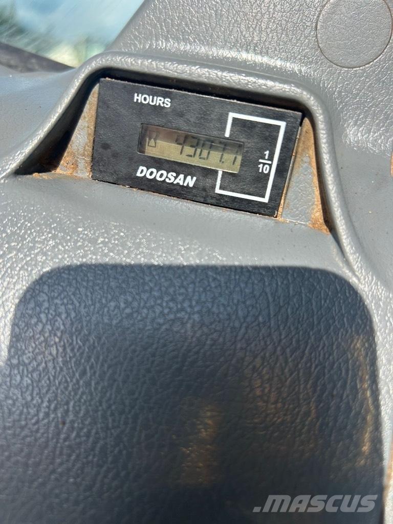 Doosan DX140 LC-7 Pelle sur chenilles
