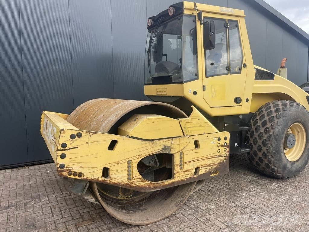Bomag Bw 213 Rouleaux à pneumatiques