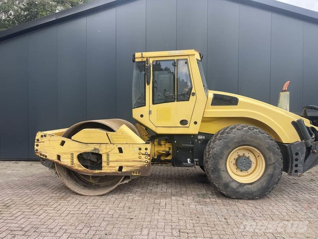 Bomag Bw 213 Rouleaux à pneumatiques