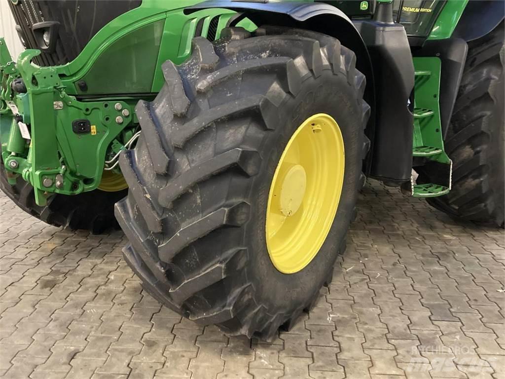 John Deere 6215R Tracteur