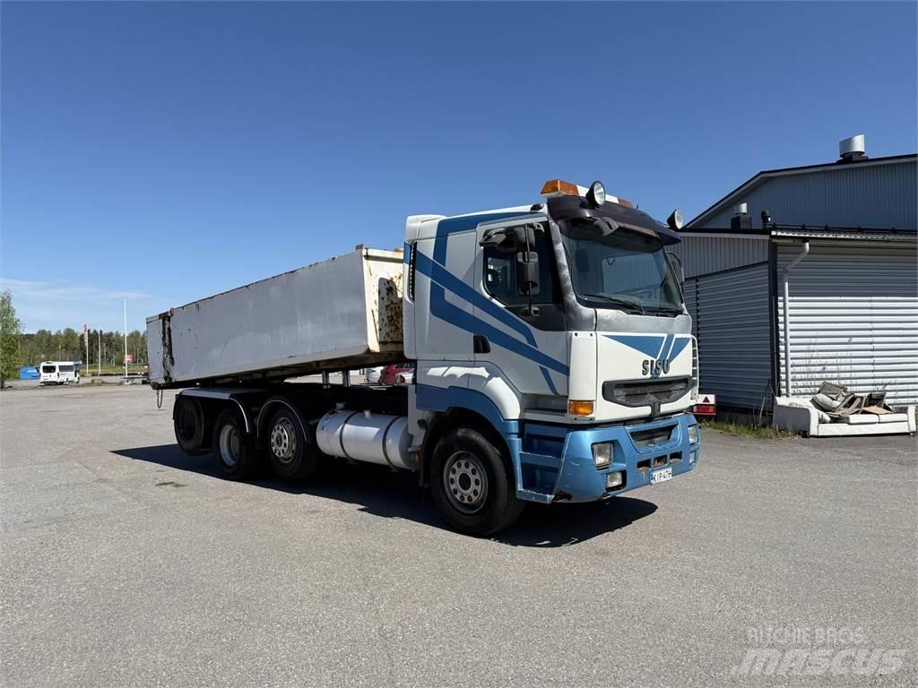 Sisu E12M 8x2 Camion benne