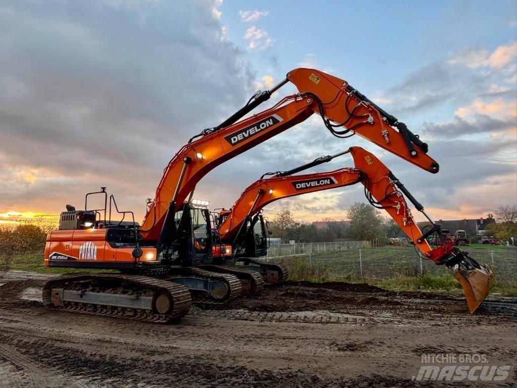 Doosan DX 255 Pelle sur chenilles
