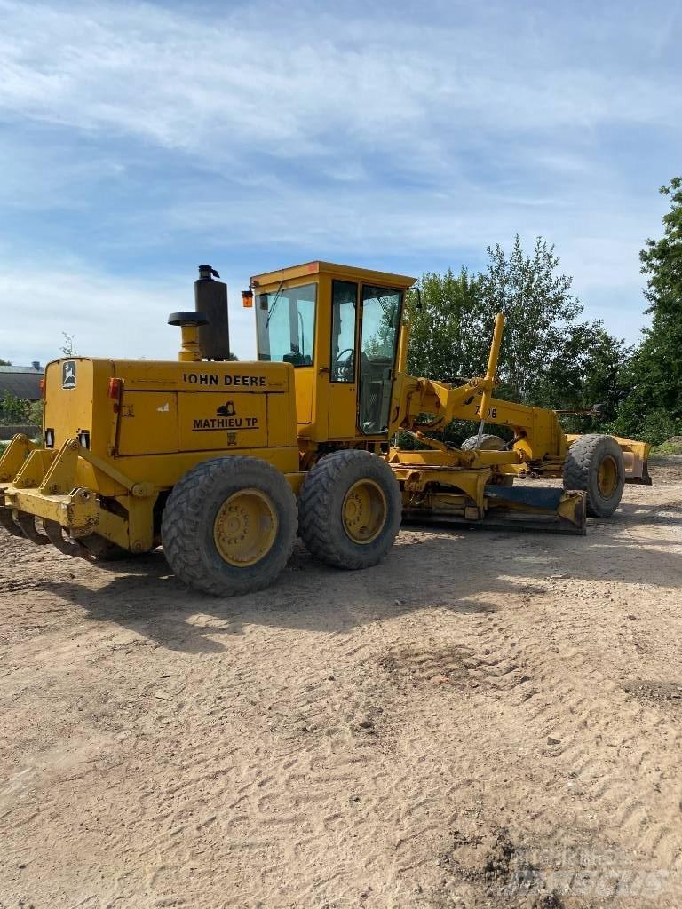 John Deere 770b Niveleuse