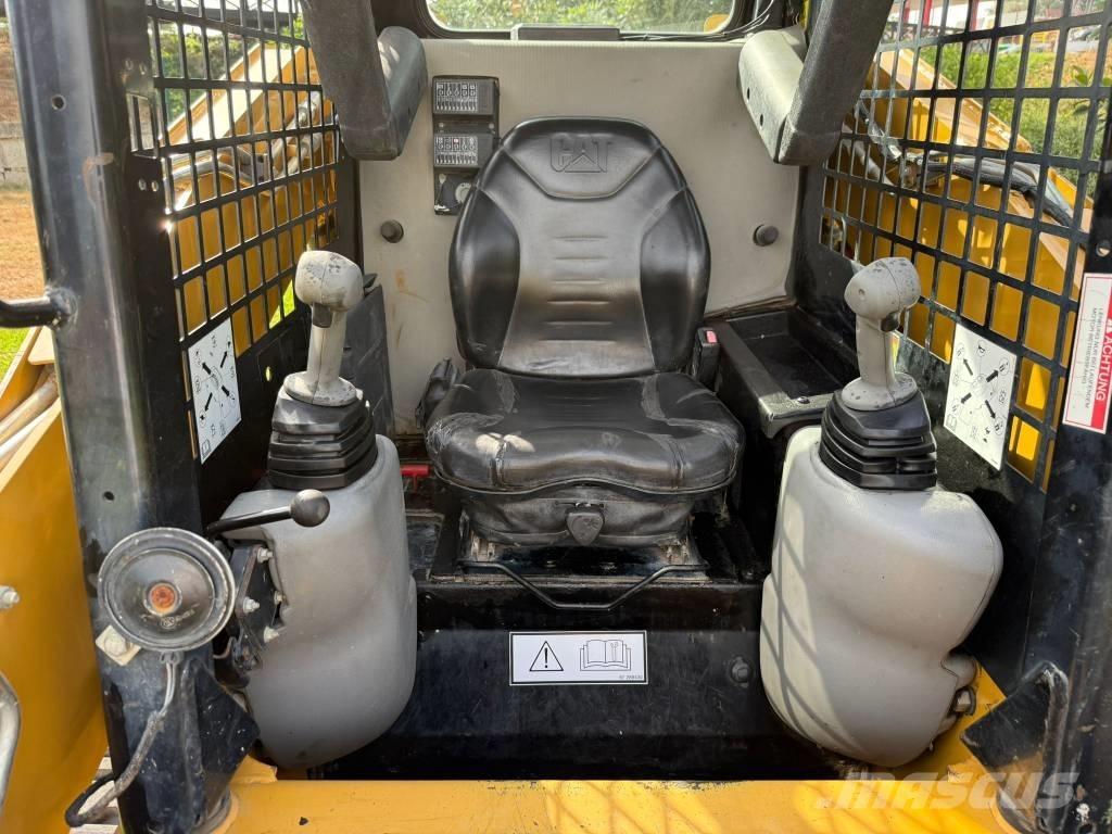 CAT 257 B Chargeuse sur chenilles