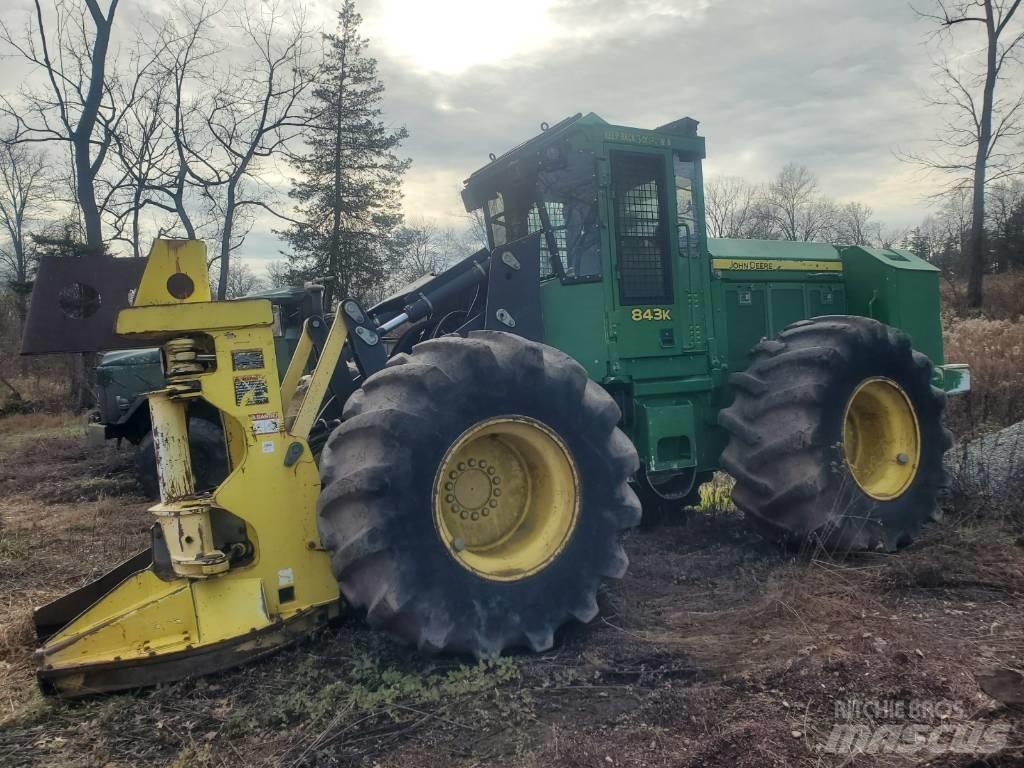 John Deere 843 K Abatteuse groupeuse