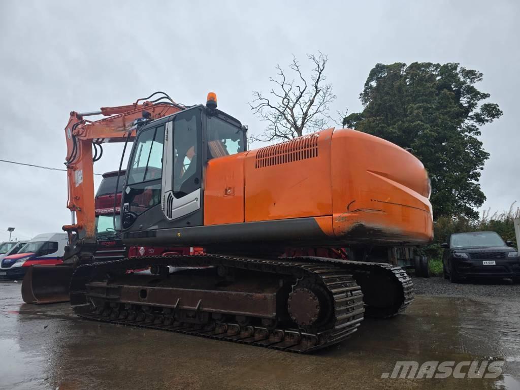 Hitachi ZX 210 Pelle sur chenilles