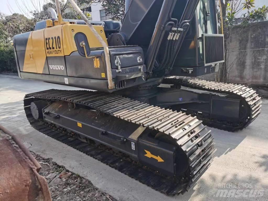 Volvo EC 210 B LC Pelle sur chenilles