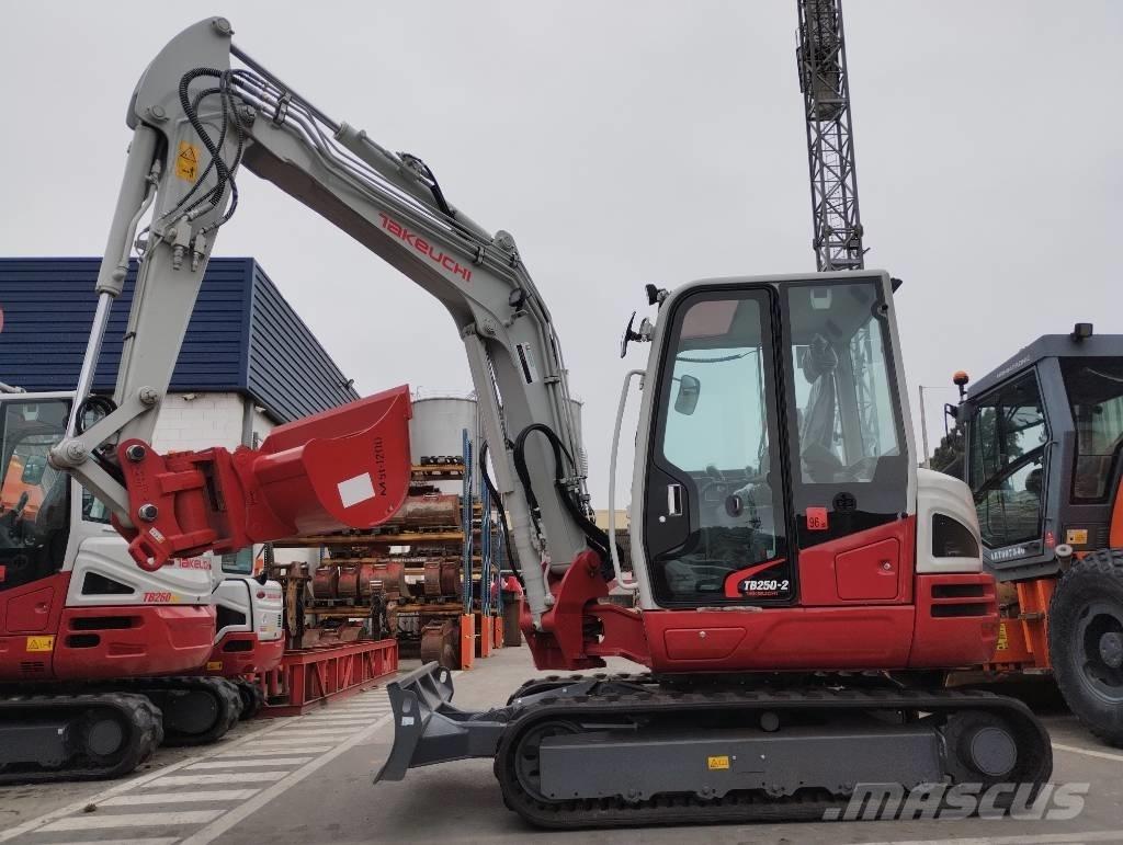 Takeuchi TB 250 2 Mini pelle < 7t