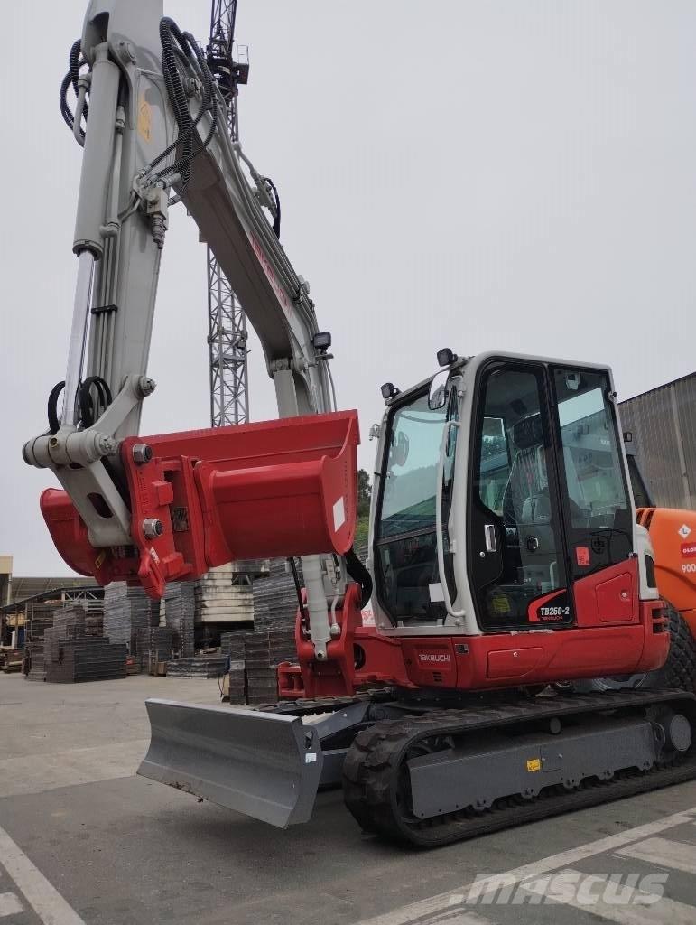 Takeuchi TB 250 2 Mini pelle < 7t