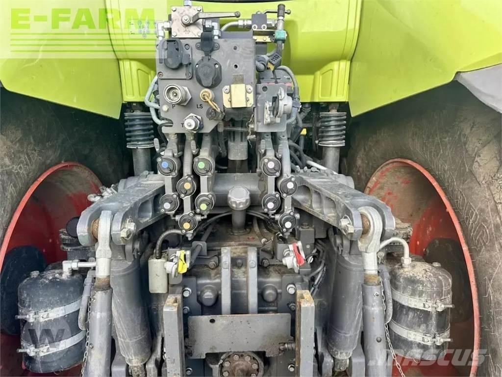 CLAAS axion 850 Tracteur