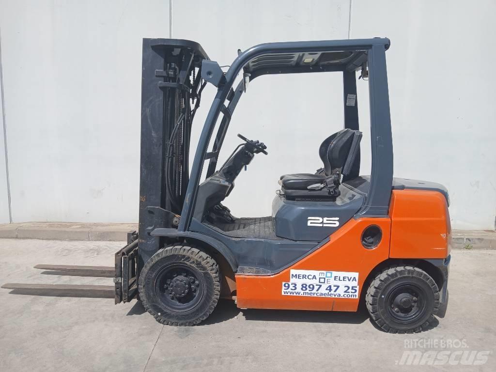 Toyota 02-8FDF25 Chariots diesel