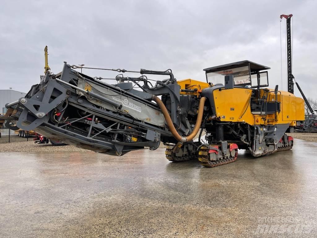 Wirtgen W250 Fraiseuse à froid