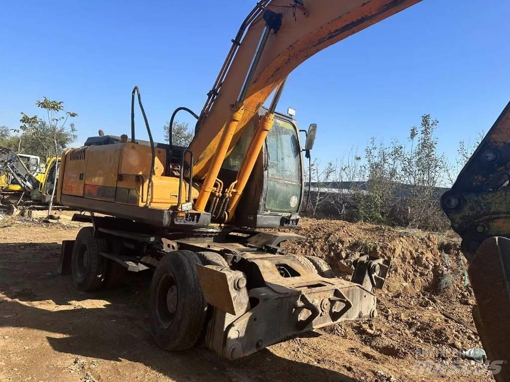 Hyundai R210W-9 Pelle sur pneus