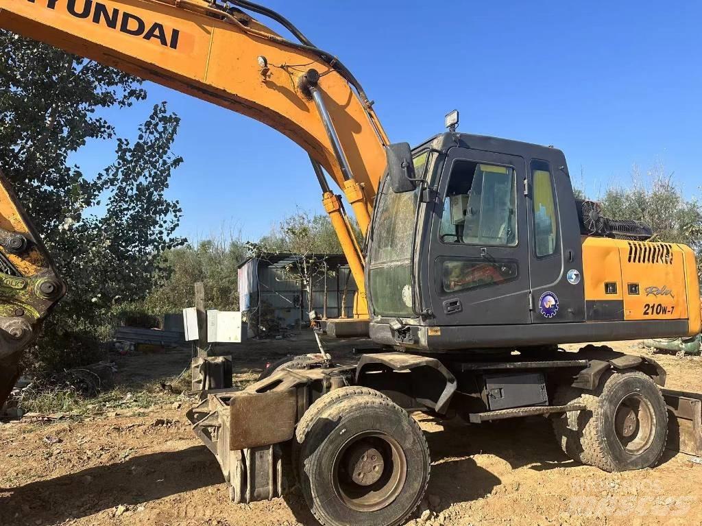 Hyundai R210W-9 Pelle sur pneus