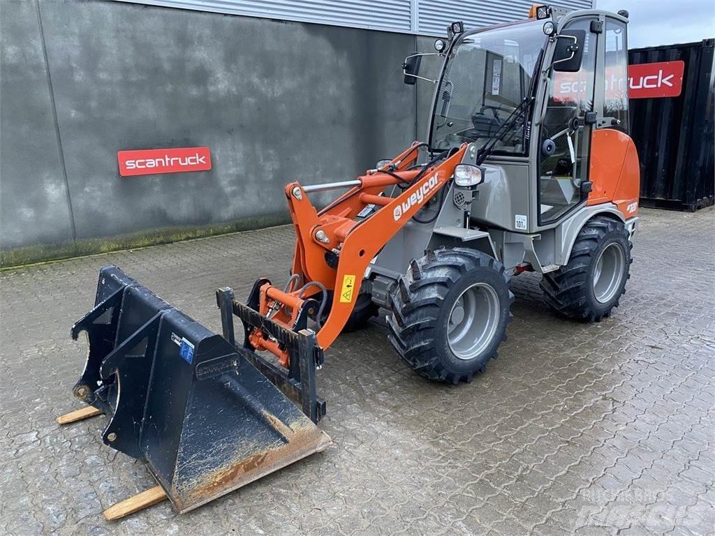 Weycor AR320 Cab Chargeuse multifonction