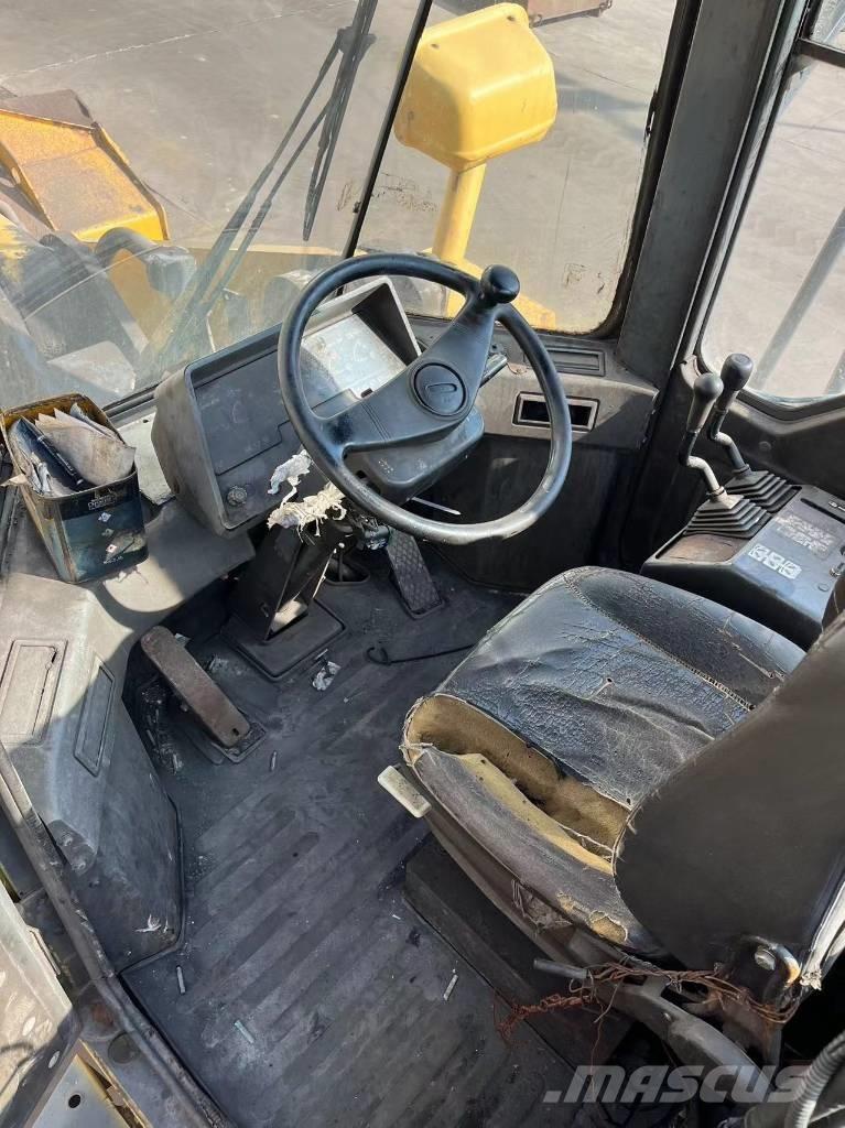 Komatsu WA 470 Chargeuse sur pneus