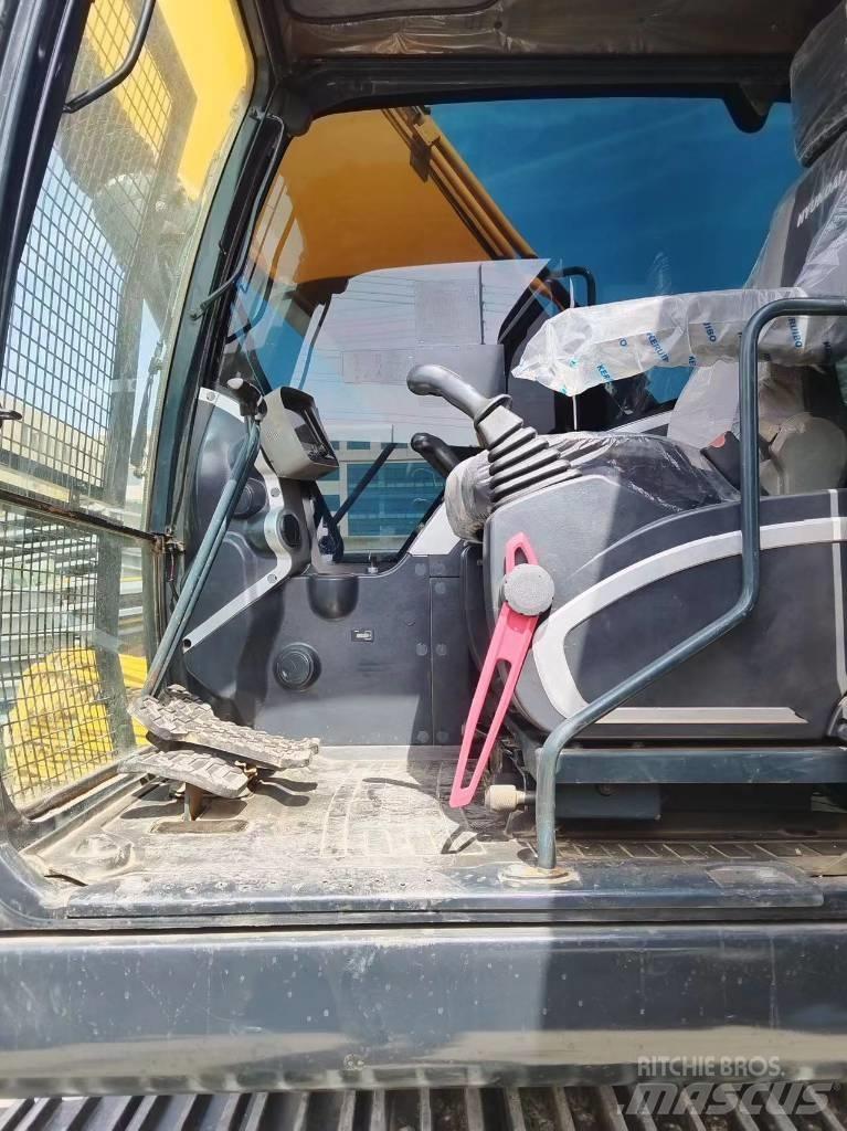 Hyundai R220LC-9S Pelle sur chenilles
