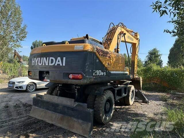 Hyundai 210W Pelle sur chenilles