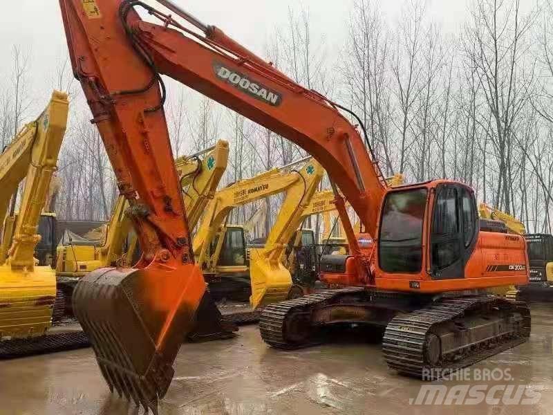 Doosan DX300LC Pelle sur chenilles