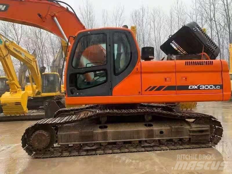 Doosan DX300LC Pelle sur chenilles