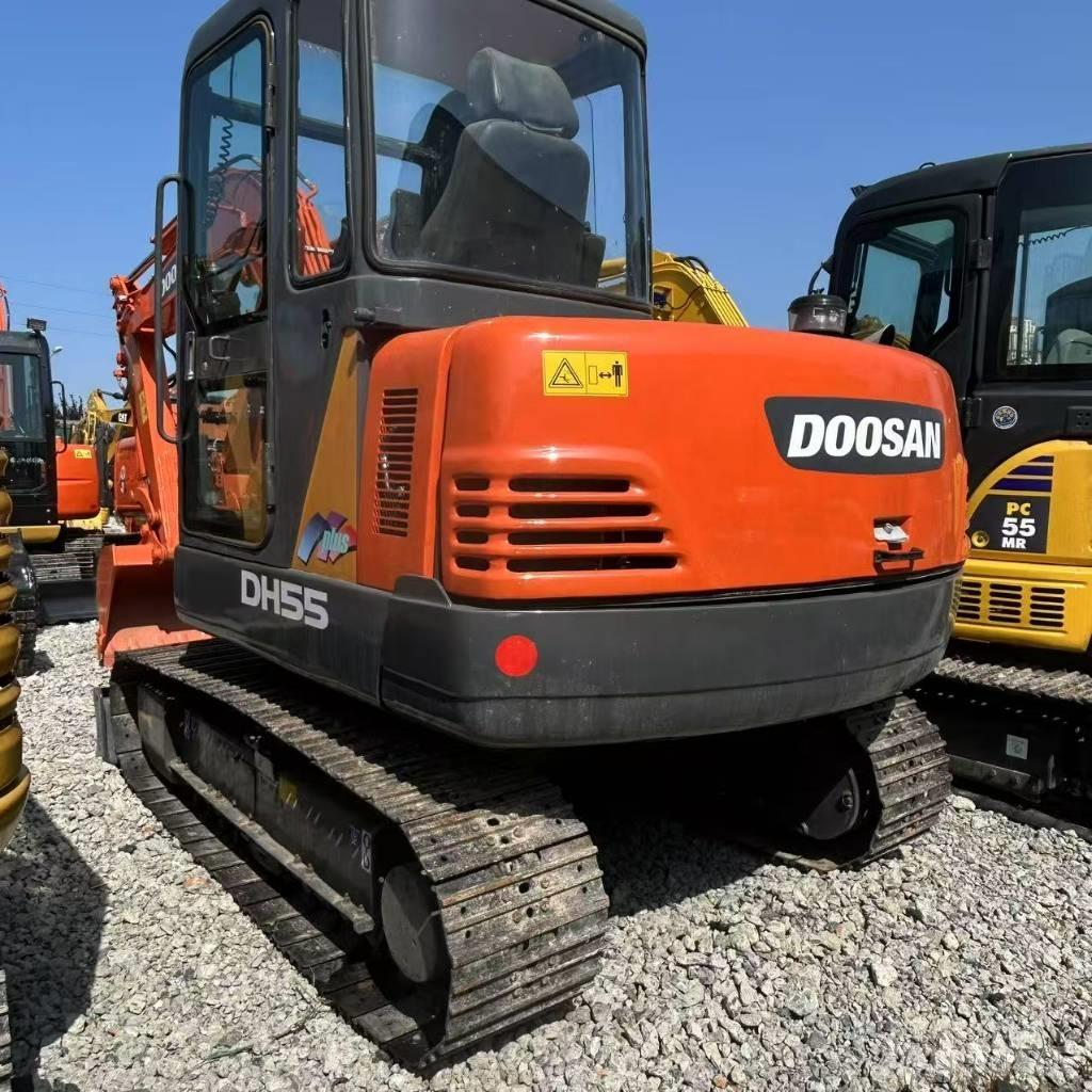Doosan 55 Pelle sur chenilles