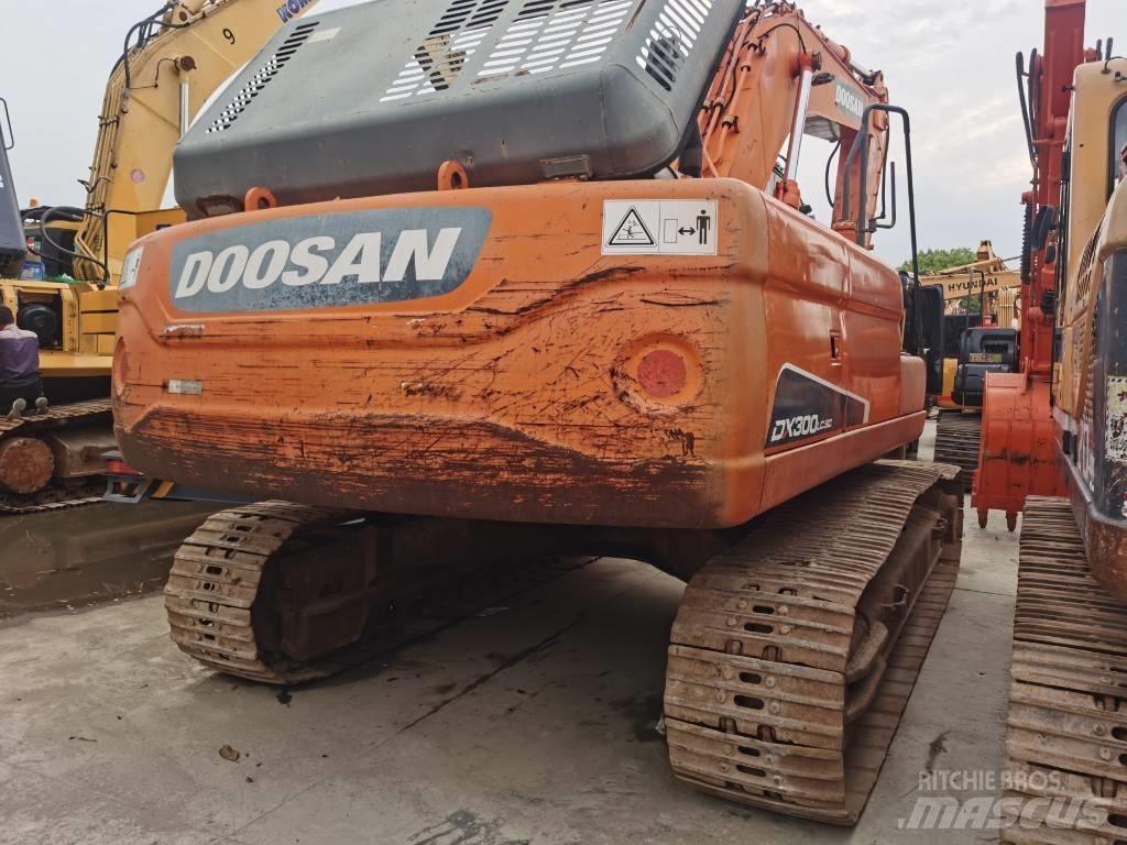 Doosan DX 300 LC Pelle sur chenilles