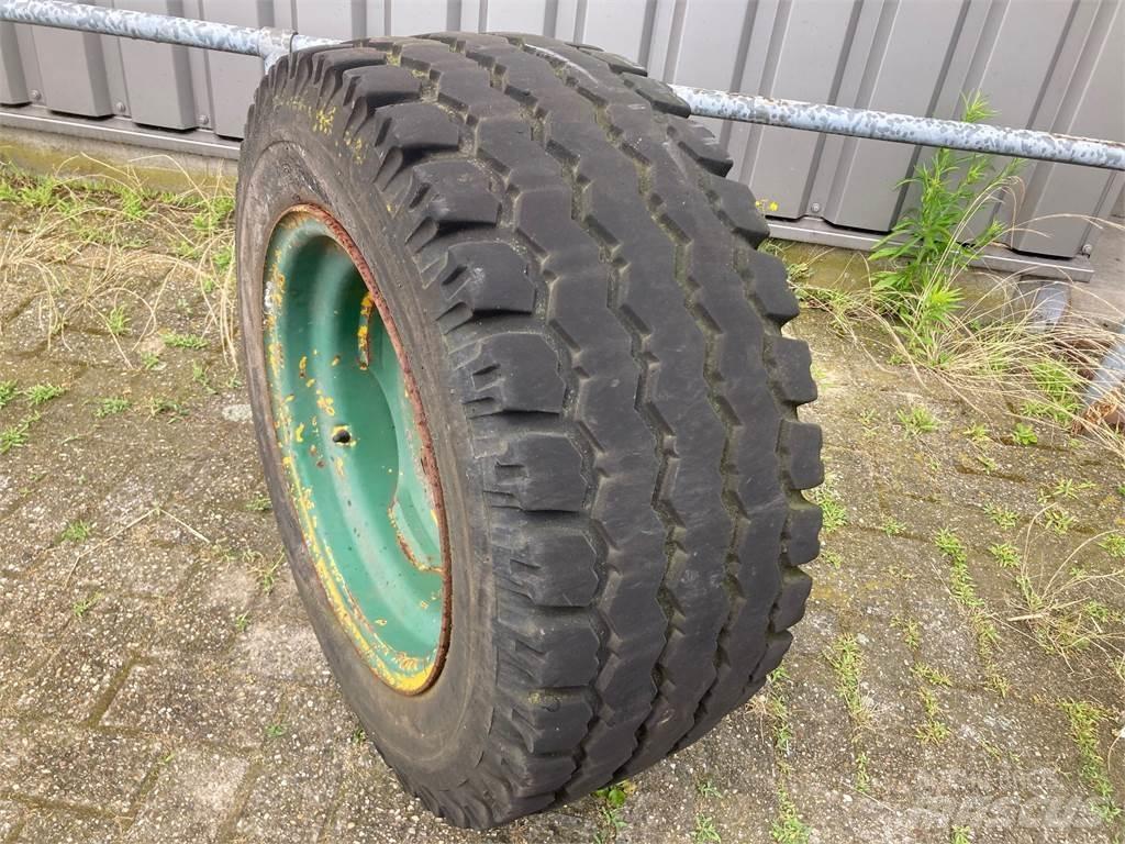Barum 13.0/65-18 Pneus, roues et jantes