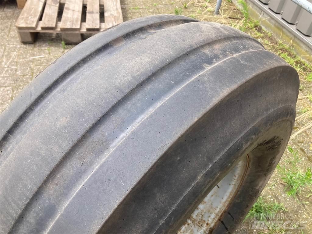 BKT 11.00-16 Pneus, roues et jantes