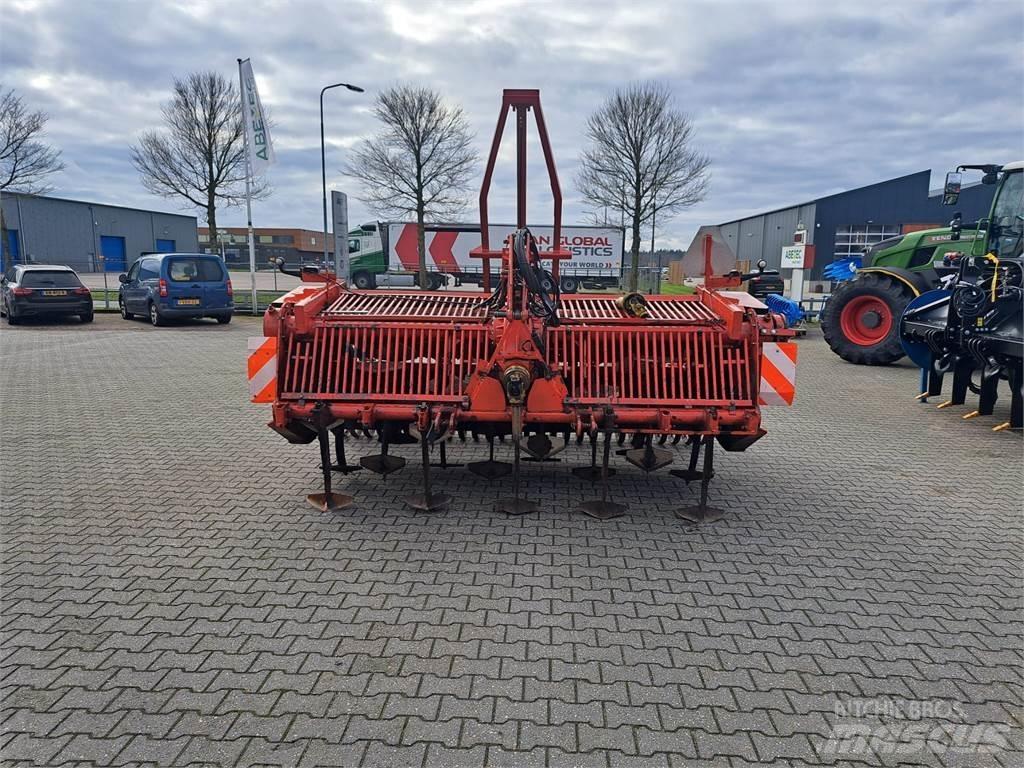 Farmax Spitmachine Herse rotative, rotavator