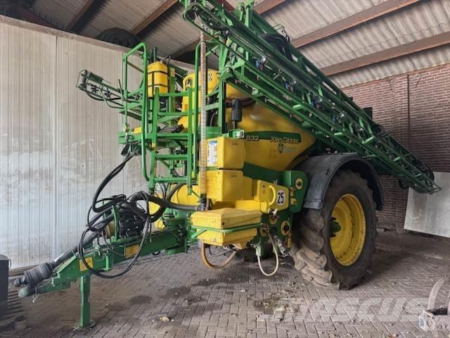 John Deere 832 Pulvérisateurs automoteurs