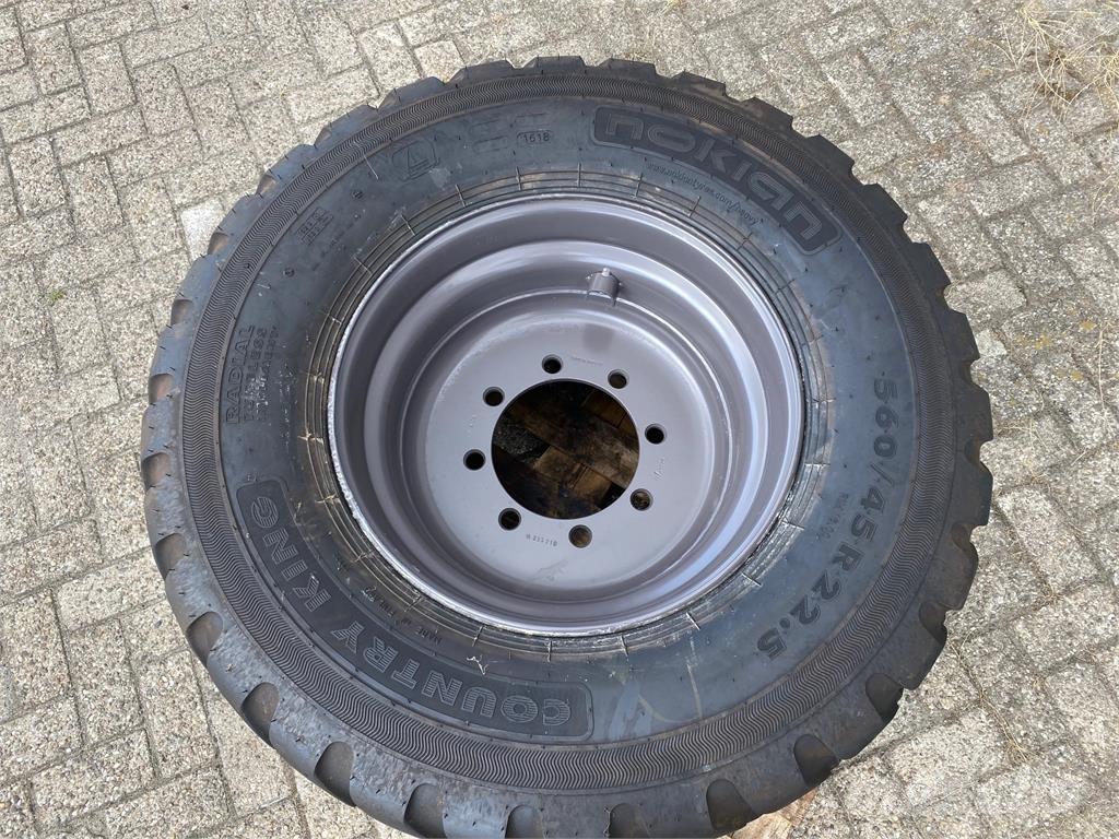 Nokian  Pneus, roues et jantes