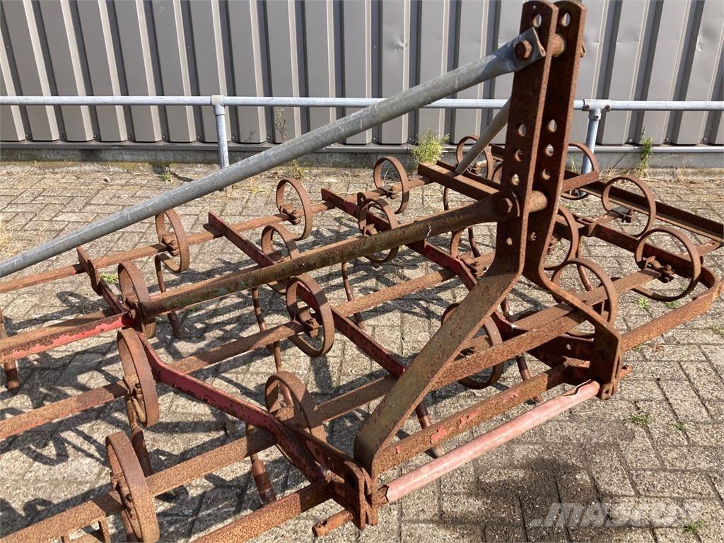 triltandcultivator Déchaumeur, cultivateur
