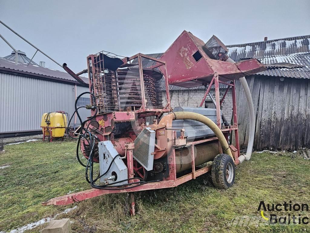 Selmaksan T.D.2900 Moissonneuse batteuse