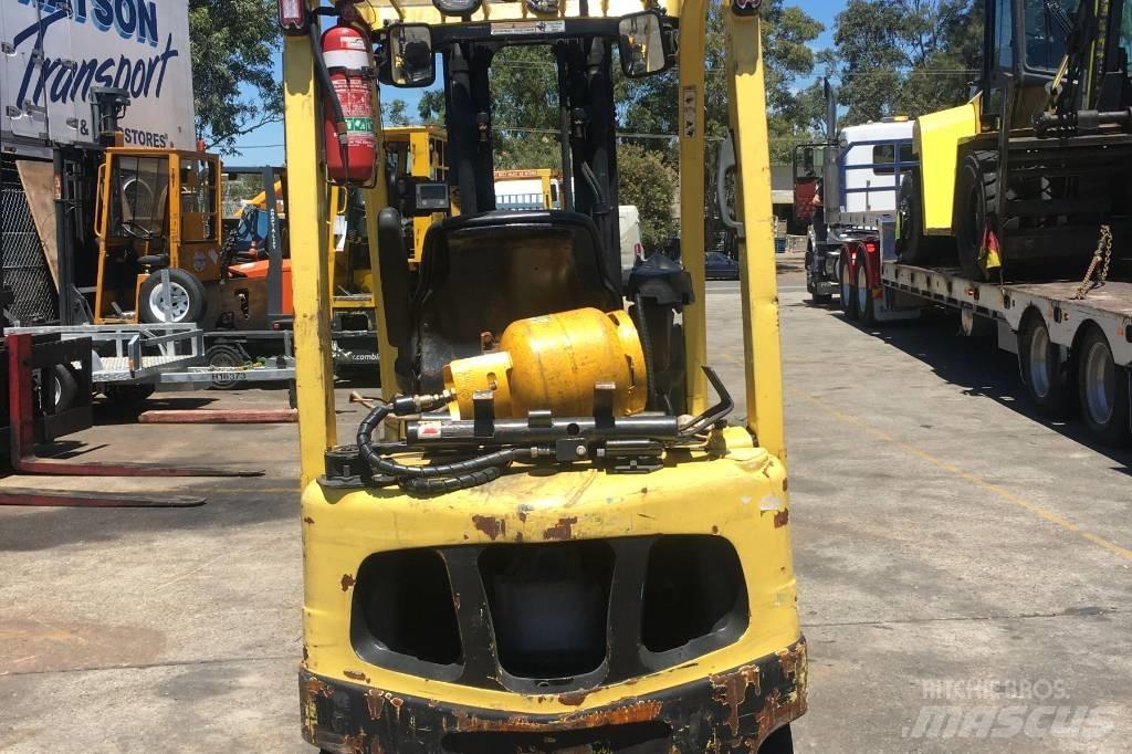 Hyster H1.8XT Chariots GPL
