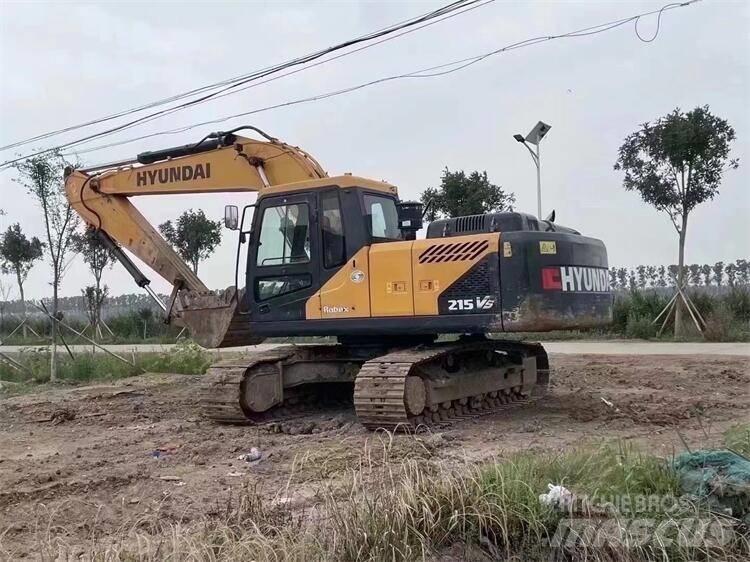 Hyundai R215VS Pelle sur pneus
