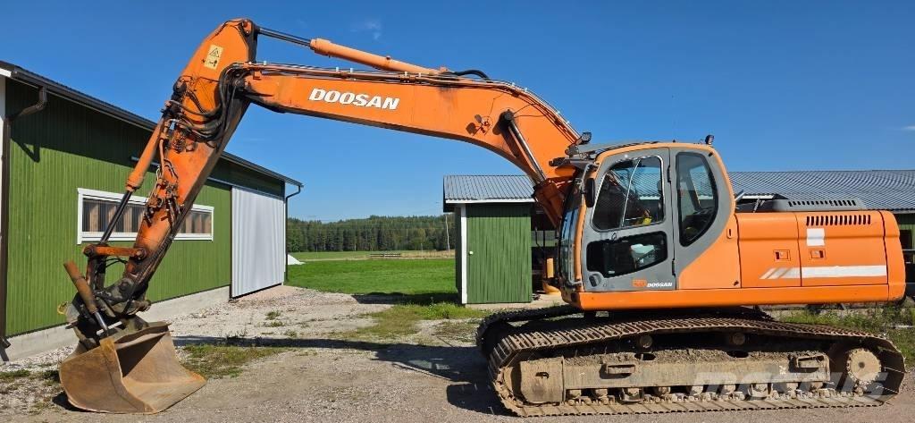 Doosan DX 225 LC Pelle sur chenilles
