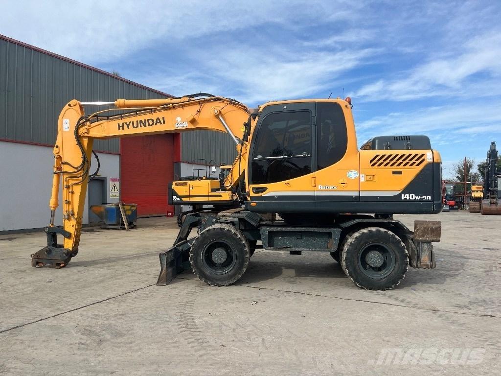 Hyundai 140W-9A Pelle sur pneus